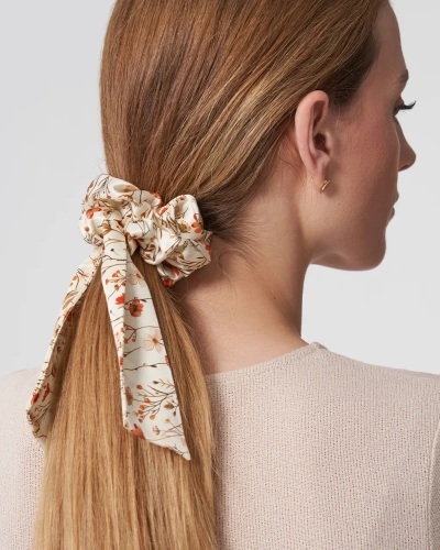 almania-scrunchie-jedwabna-przewiazana-wstazka-polna-ląka-2.webp