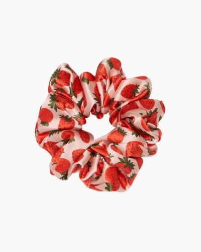 almania-scrunhcie-jedwabna-strawberry-fields-1.webp