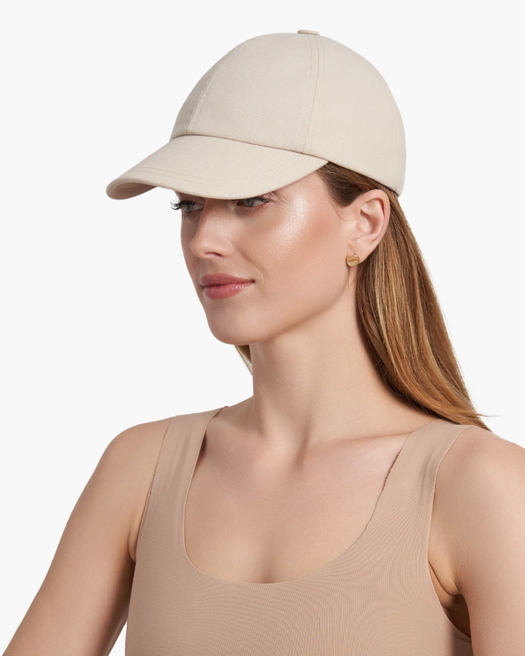 czapka-z-daszkiem-z-jedwabną-podszewką-cream-1.webp