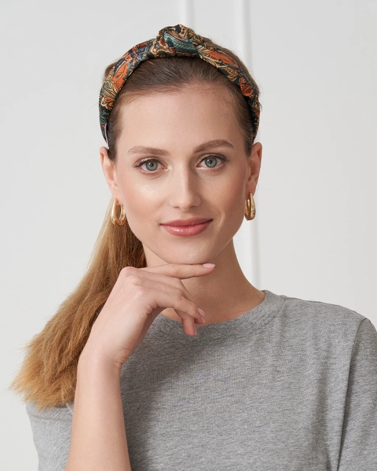 usztywniana-opaska-jedwabna-z-wezelkiem-paisley-2.webp