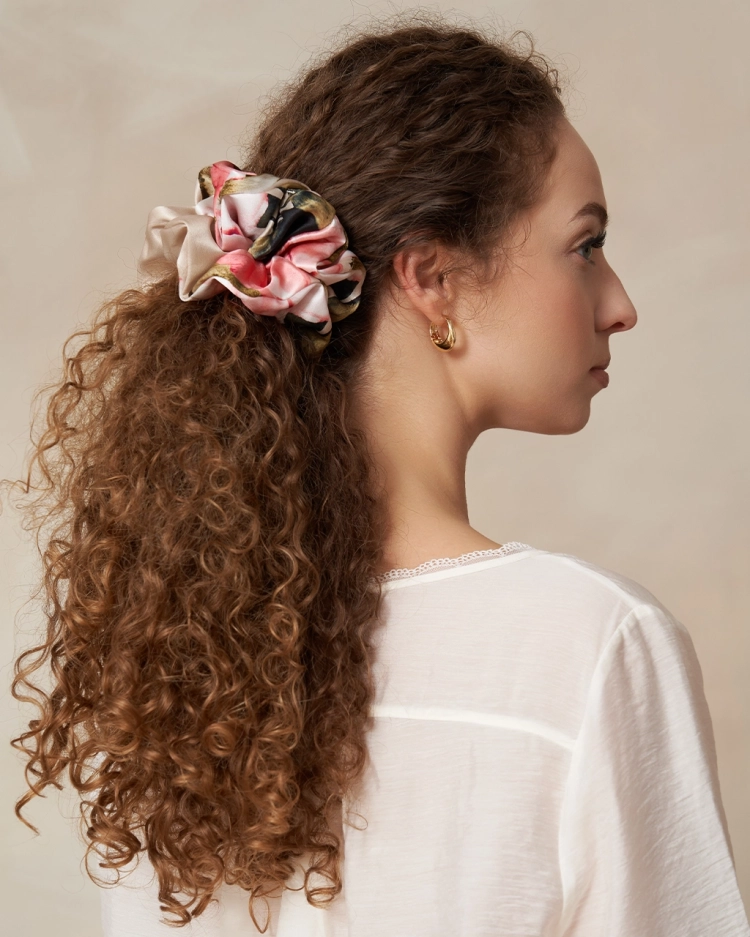 almania-scrunchie-jedwabna-XXL-peonie-2.webp