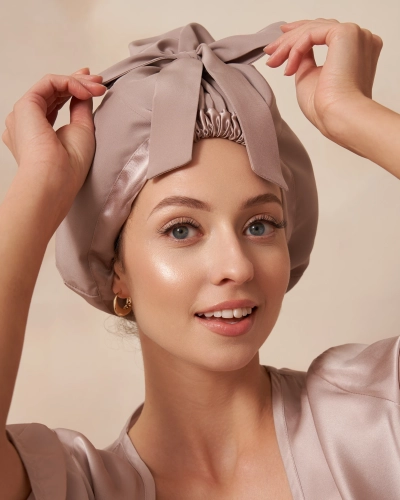 almania-czepek-jedwabny-long-rose-gold-5.webp