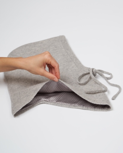 balaclava-kaszmirowa-z-jedwabna-podszewka-szary-packshot.jpg