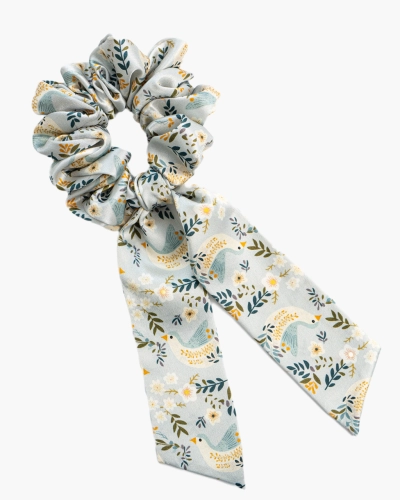 Scrunchie jedwabna przewiązana wstążką – coco