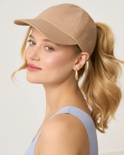 Czapka z daszkiem i otworem na kucyk - piaskowy beż