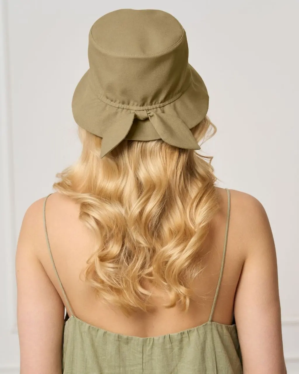 Bucket_Hat_z_jedwabna_podszewka_khaki_3.webp