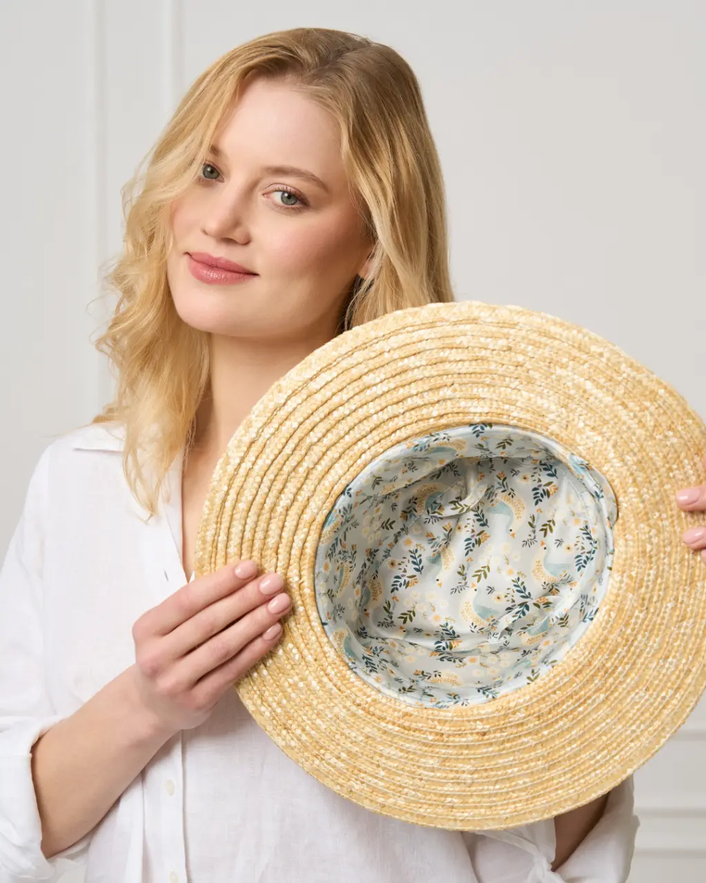 Kapelusz_slomkowy_ptaszki.webp