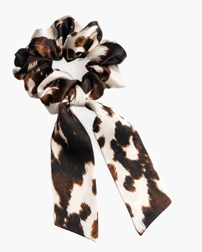 Scrunchie jedwabna przewiązana wstążką – krówka