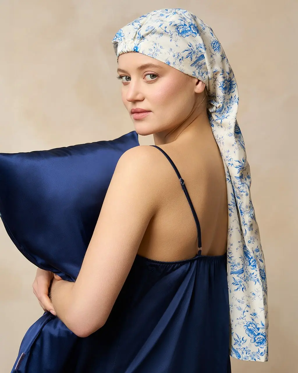 1905_Turban_jedwabny_toile_de_jouy_1.webp
