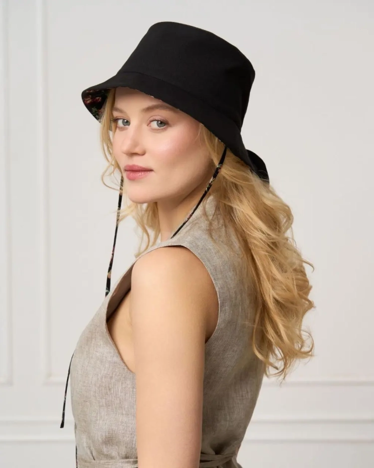 1314_Bucket_Hat_z_jedwabna_podszekwa_czarny_4.webp