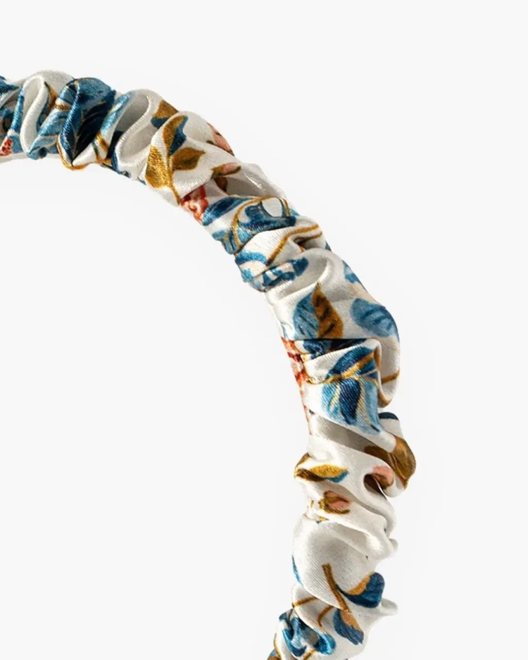 2145-opaska-scrunchie-z-jedwabiu-jardin-bleu-2.webp