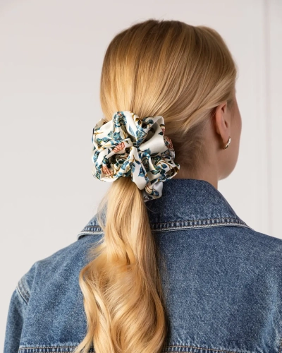 2147-scrunchie-jedwabna-XXL-jardin-bleu-2.webp