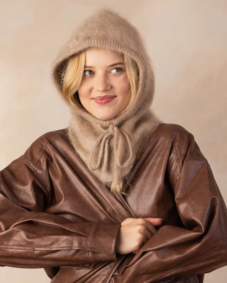 2190-balaclava-kaszmiorwa-fluffy-z-jedwabna-podszewka-piaskowy-bez-3.webp