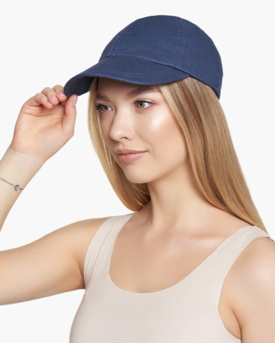 Czapka z daszkiem z jedwabną podszewką – granatowy