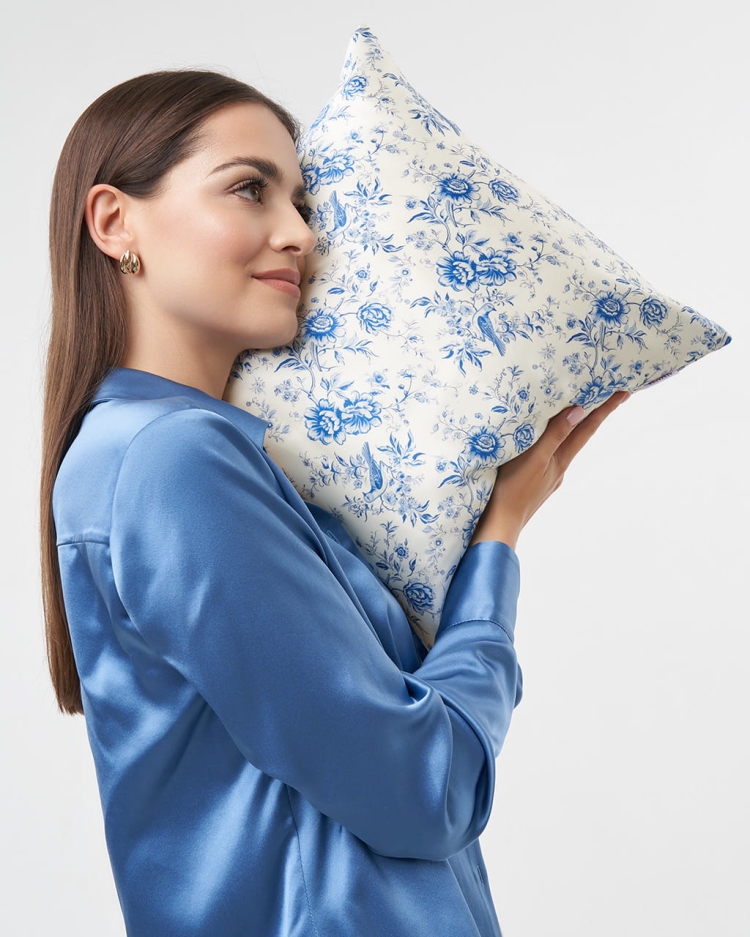 Poszewka-jedwabna-toile-de-jouy-1.jpg