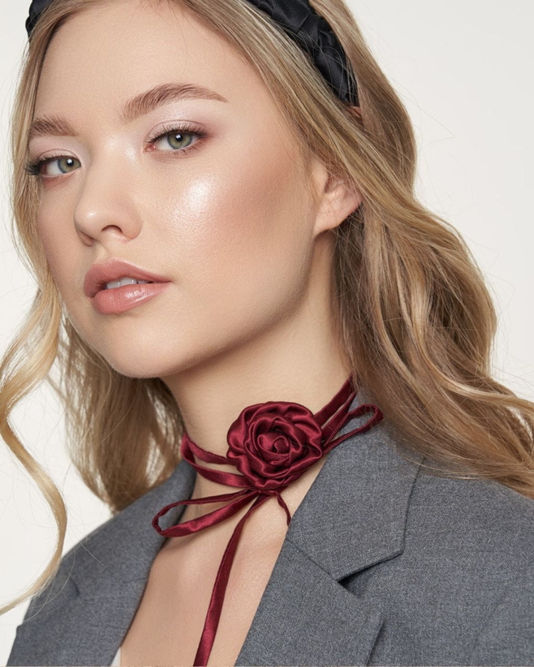 Jedwabny-choker-z-małą-różą-bordo-2.jpg