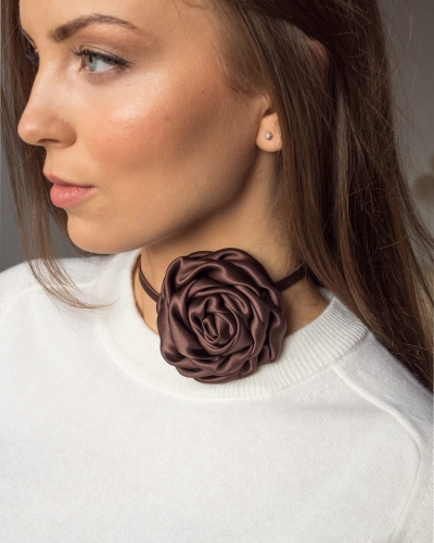 jedwabny-choker-z-różą-czekoladowy-2.jpg