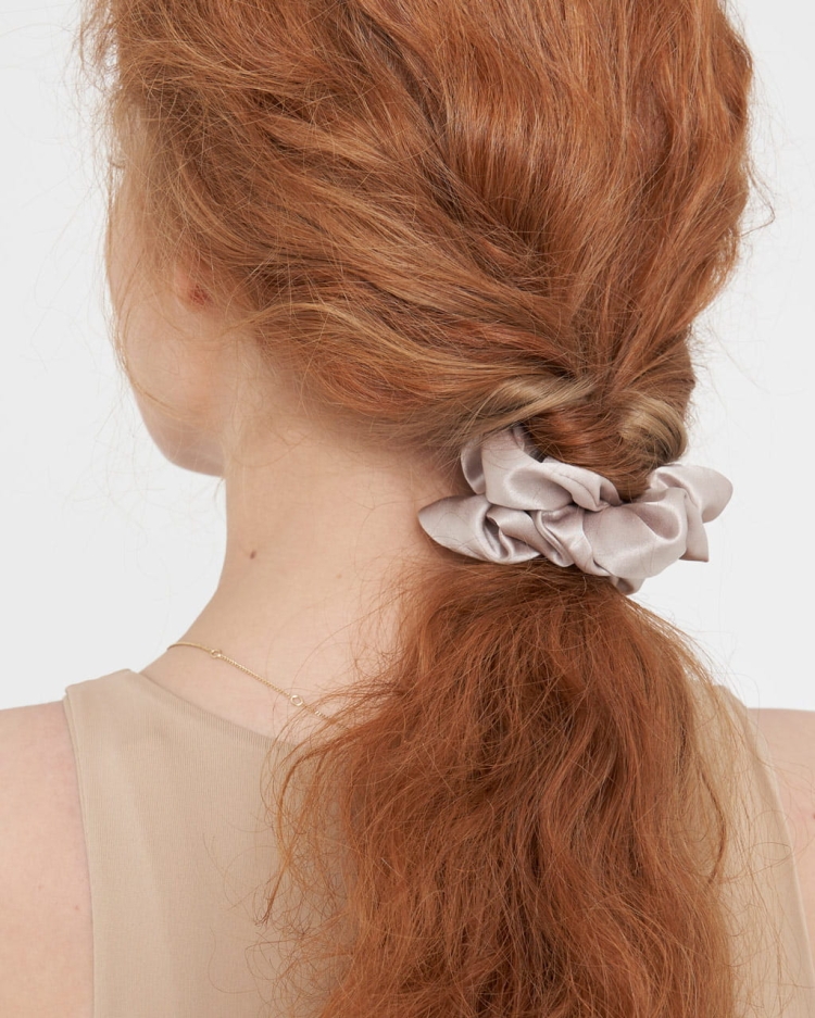 almania-scrunhcie-jedwabna-rose-gold-3.jpg